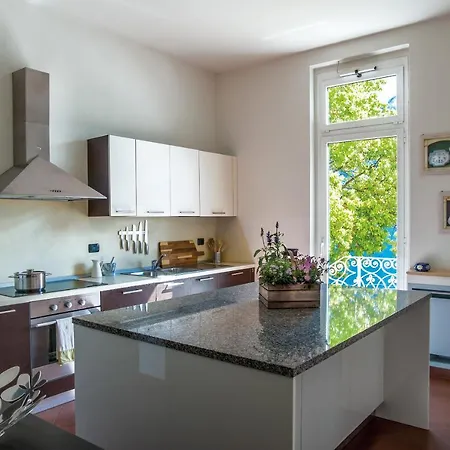 Sleeps 14 Pool Air Con Wifi Oliveto Lario