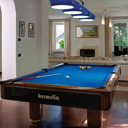 Sleeps 14 Pool Air Con Wifi * Oliveto Lario