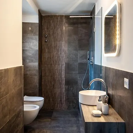 Sleeps 14 Pool Air Con Wifi Oliveto Lario